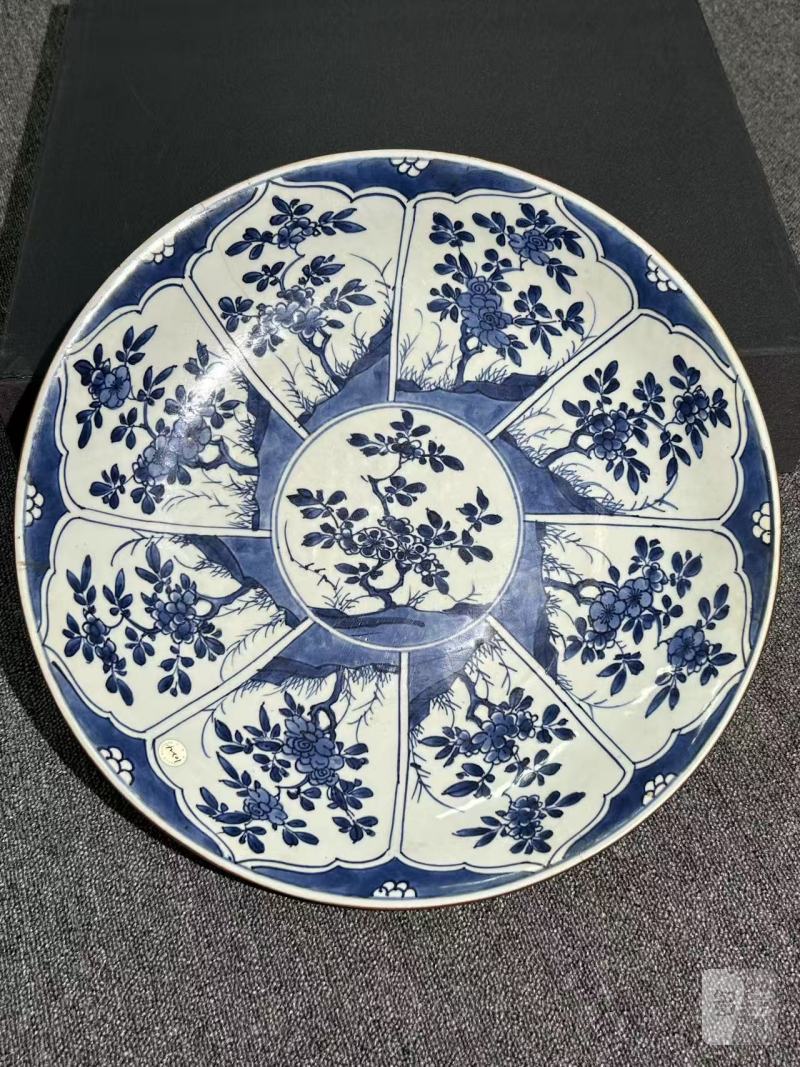 清康熙青花开光花卉纹大盘 - 图2